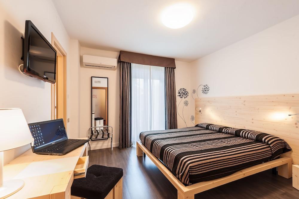 Hotel Al Sorriso Greenpark & Wellness Levico Terme Exteriör bild